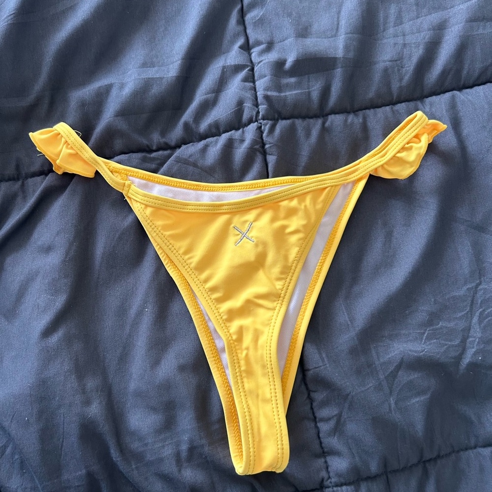 Yellow boutinela fringe bottoms